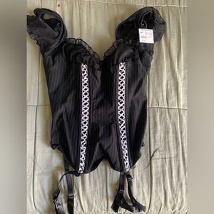 Frederick’s of Hollywood pinstripe corset. Size 32 NWT